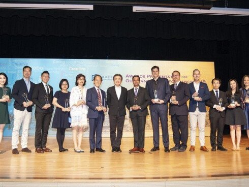 HKBU honours distinguished staff for excellence in teaching, scholarly work and services